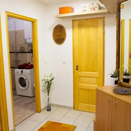 Διαμέρισμα Central Modern Flat For 3